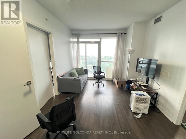 Photo du bâtiment - 2200-2200 Lake Shore Blvd W