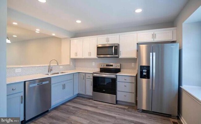 Foto del edificio - 31 W Duck St