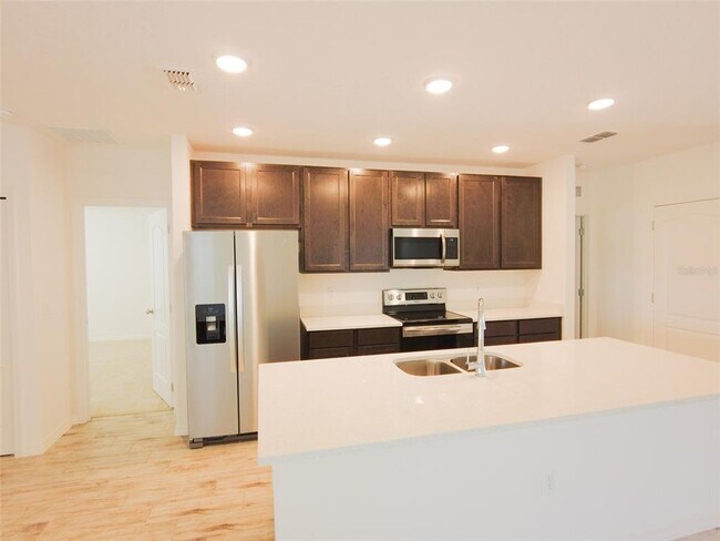 Foto del edificio - 423 Taft Dr