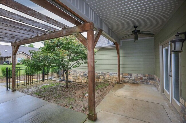 Foto del edificio - 2007 S Dixieland Rd