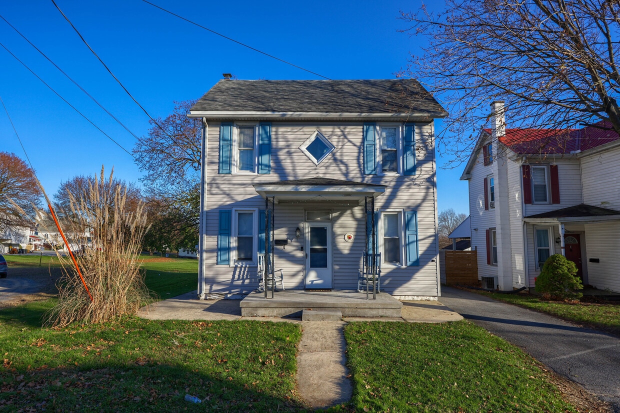 Primary Photo - 7 Twin Brook Rd