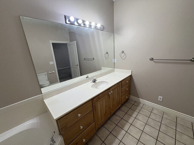 Foto del edificio - 350 N Fairway Dr