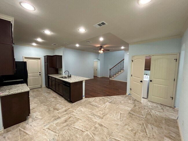 Foto del edificio - South College Station Townhome