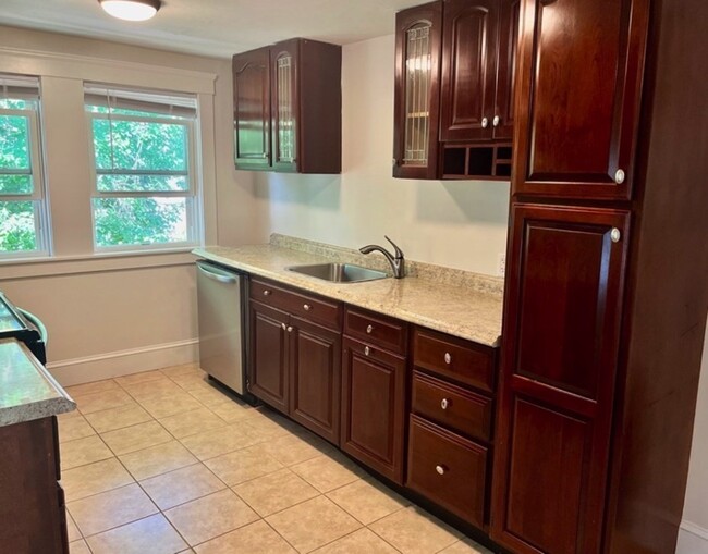 Kitchen - 46 Alden St