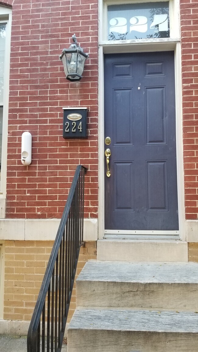 Foto del edificio - 224 N Milton Ave