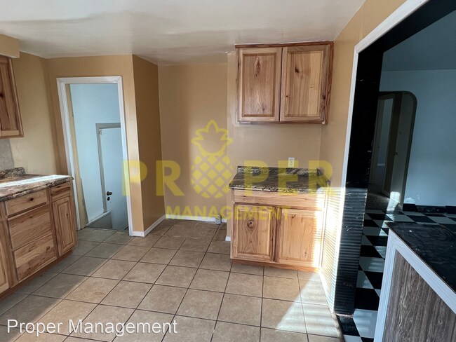 Building Photo - 3 br, 1 bath House - 823 N Upland Ave