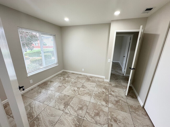 Photo - 4616 Rochelle Dr House