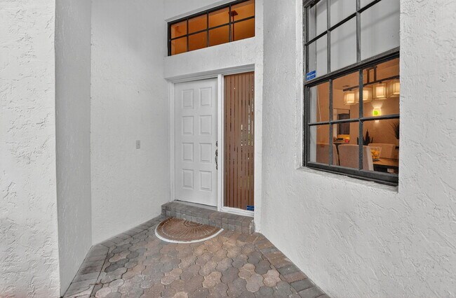 Foto del edificio - 6301 NW 25th Way