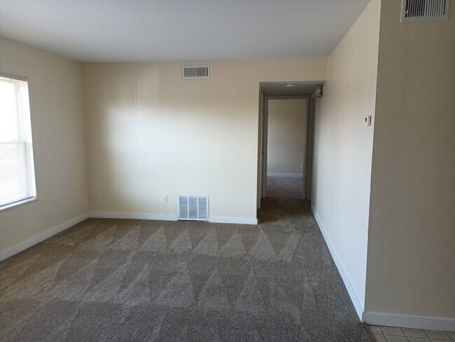 Foto del edificio - 1509 Hobson Dr