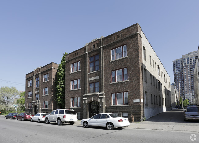 Building Photo - Brownstones Downtown