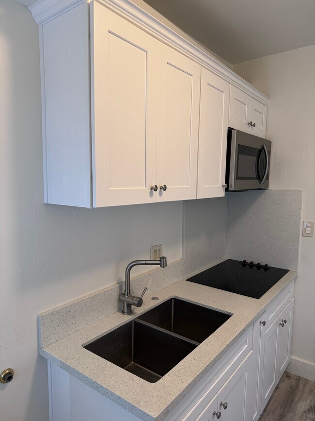 KITCHEN - 2874 W 8th St