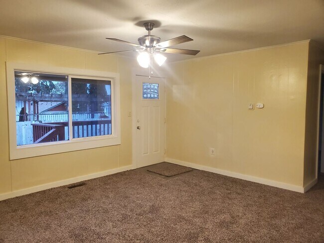 Foto del edificio - 2 br, 1 bath House - 214 Oak St