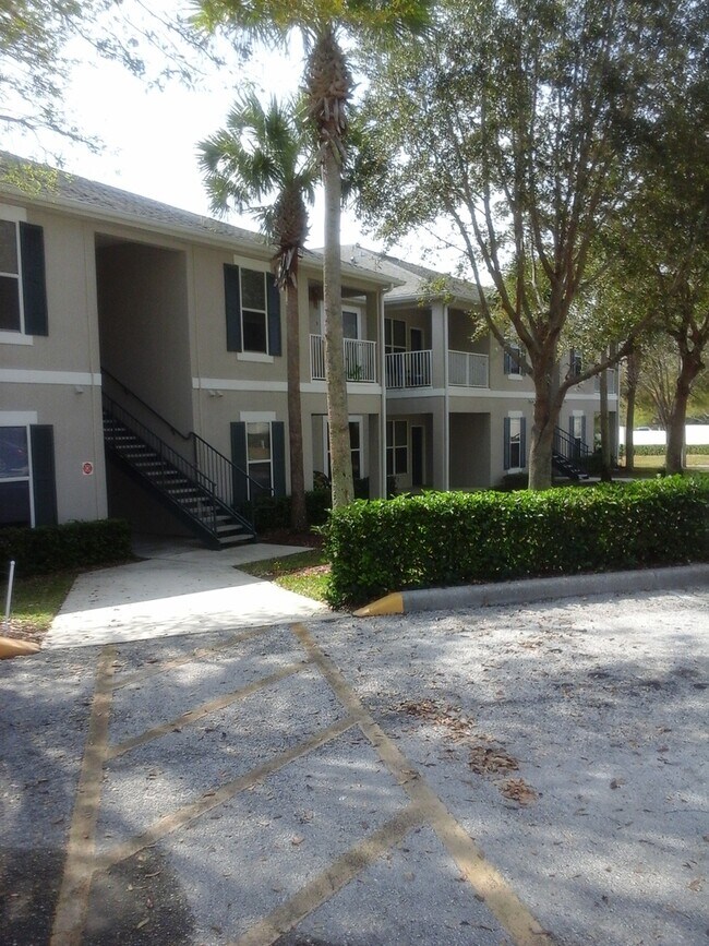 Foto del edificio - 6011 Hemingway Cir