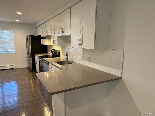 Foto del edificio - 6 Marshall Dr