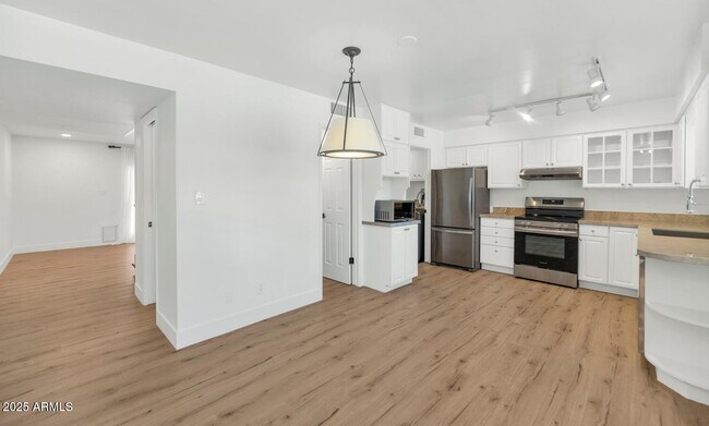 Foto del edificio - 4027 E Campbell Ave