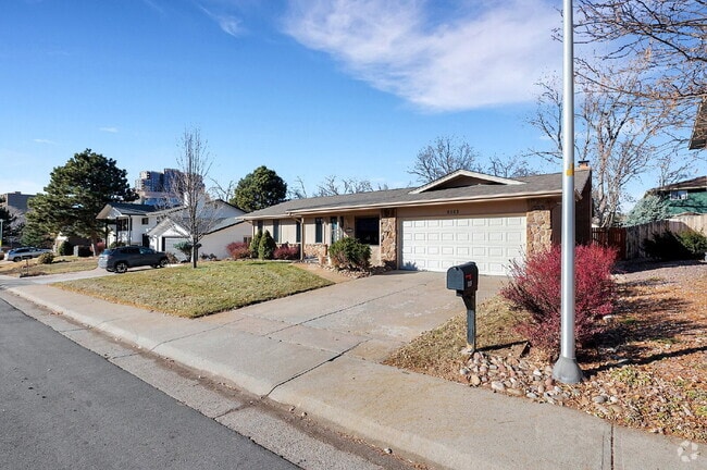 Building Photo - Updated 4-Bedroom Home in DTC – Vaulted Ce...