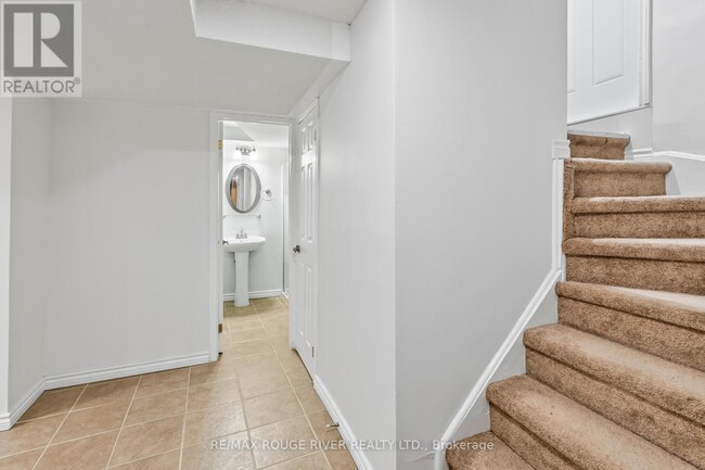 Building Photo - 2292 Chapman Ct