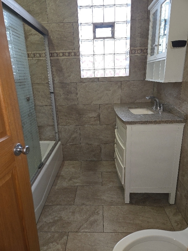 Building Photo - 2755 W Augusta Blvd