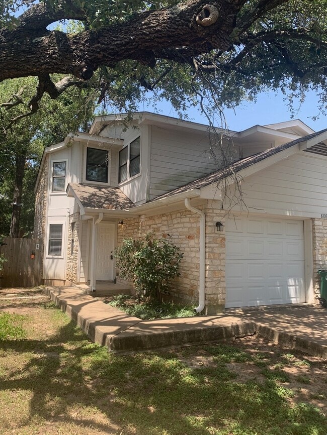 Charming twostory 2B/1.5B in Los Indios. Townhouse for Rent in