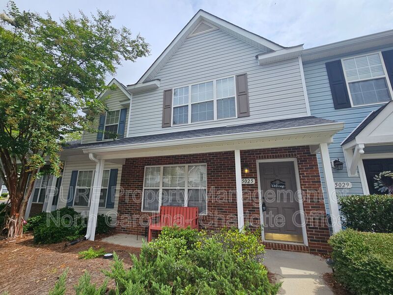 Foto del edificio - 15025 Deshler Ct