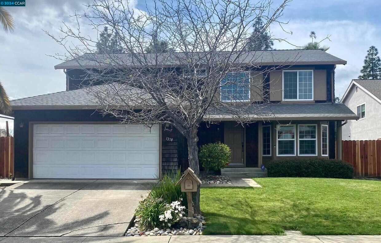 Primary Photo - 1218 Summit View Dr