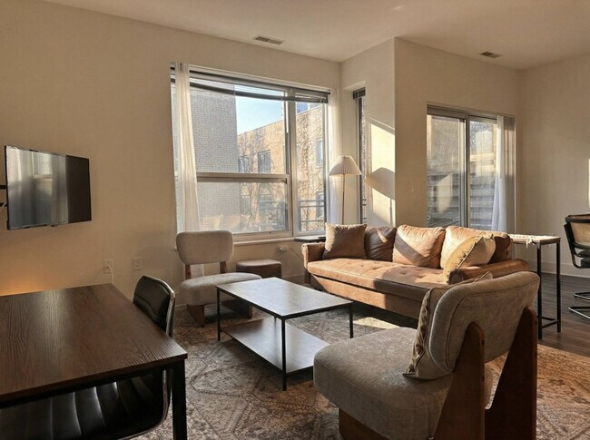 Foto del edificio - 1040 N Cass St