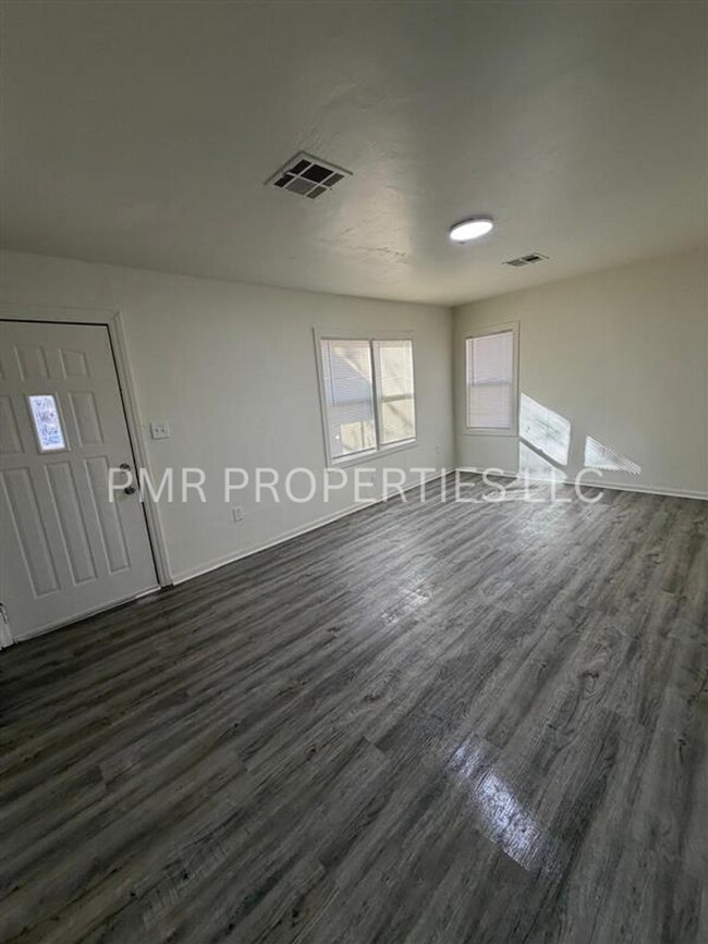 Foto del edificio - 2 Bedroom /1 Bathroom- House