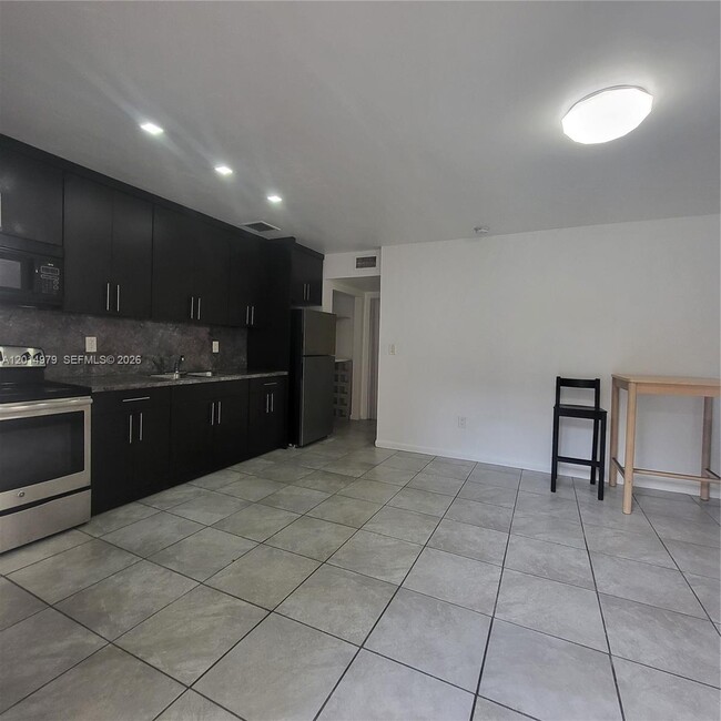 Foto del edificio - 315 NW 59th St