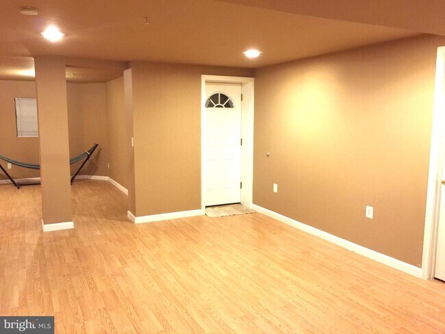 Building Photo - 9615 Huxley Dr