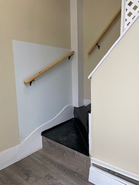 private entrance - 17 Dinsmore St