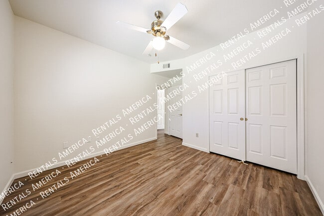 Building Photo - 4150 W Kent Dr