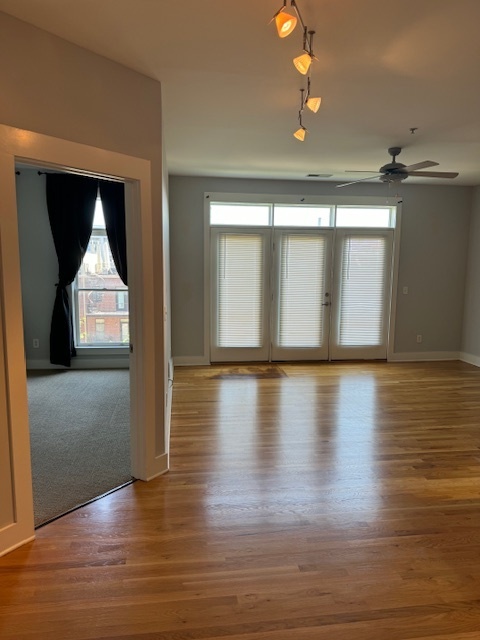 Foto del edificio - Gorgeous 1BR condo in Germantown next to S...