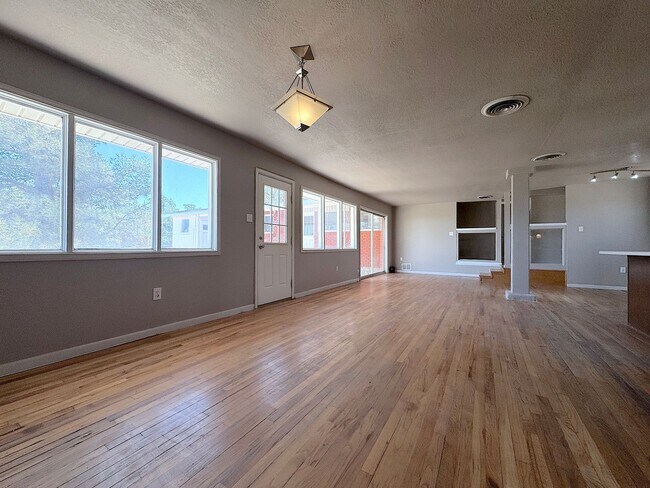 Foto del edificio - Northeast El Paso 3 bed/2bath in Mountain Park Neighborhood!