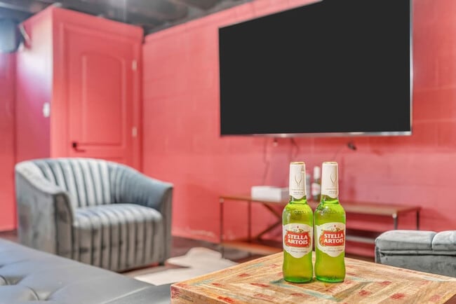 Building Photo - 108 Smith Hill Rd