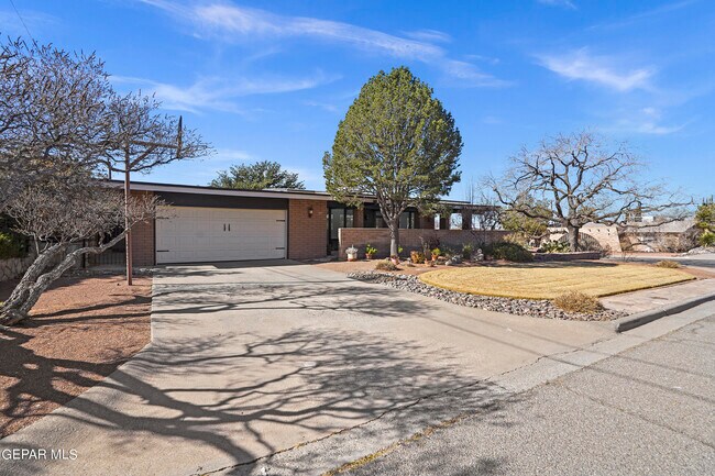 Building Photo - 528 Stonebluff Rd