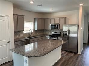 Foto del edificio - 9034 Beacon Mill Dr