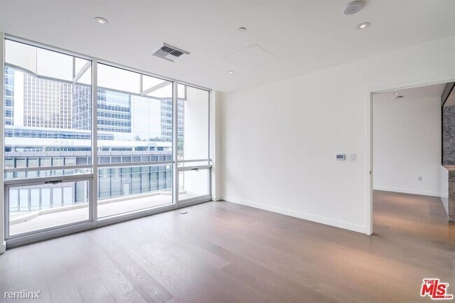 Building Photo - 2025 Avenue of the Stars
