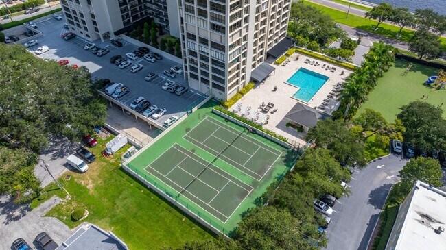Foto del edificio - 3301 Bayshore Blvd