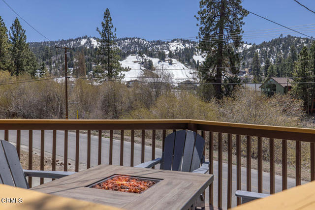 Foto del edificio - 43170 Moonridge Rd
