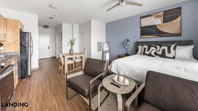 Building Photo - 302 13th St S