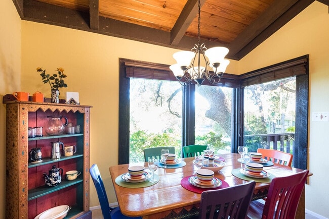 Building Photo - 2307A Trailside Dr