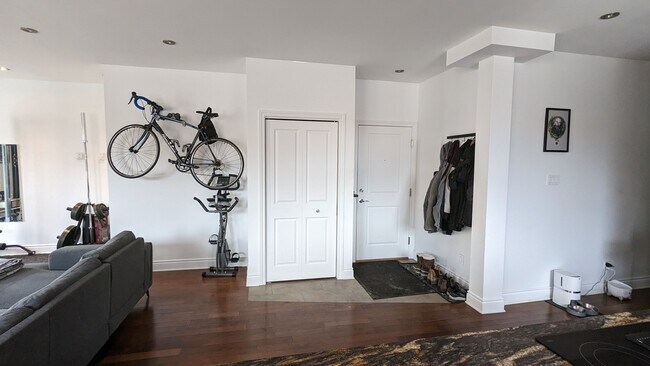 Entrance - 5612 Boul Saint-Laurent