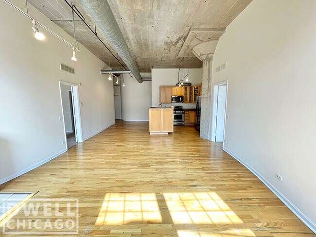 Building Photo - 17 N Loomis St