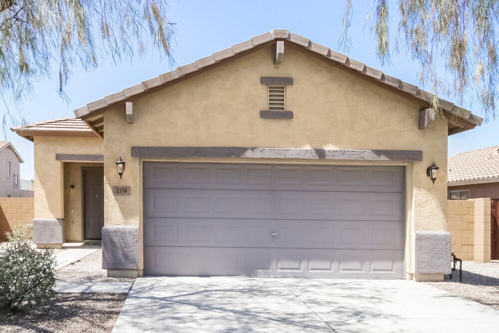 Primary Photo - 2174 W Gold Dust Ave
