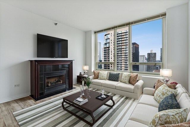 Foto principal - 1360 W Hubbard St