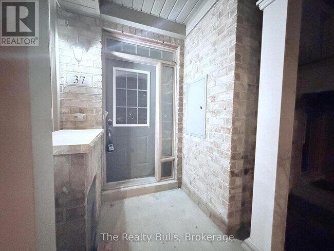 Building Photo - 37 Magpie Way