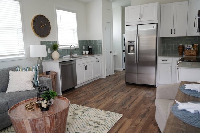 Building Photo - 6165 Talon Bay Dr