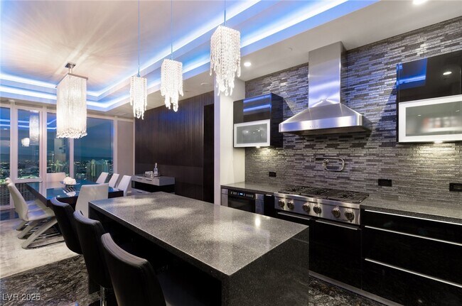 Building Photo - 3750 S Las Vegas Blvd