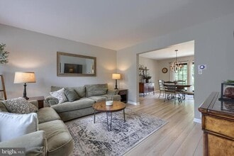 Building Photo - 31 Yorkshire Ct