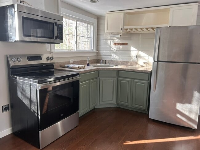 Kitchen - 328 Great Rd